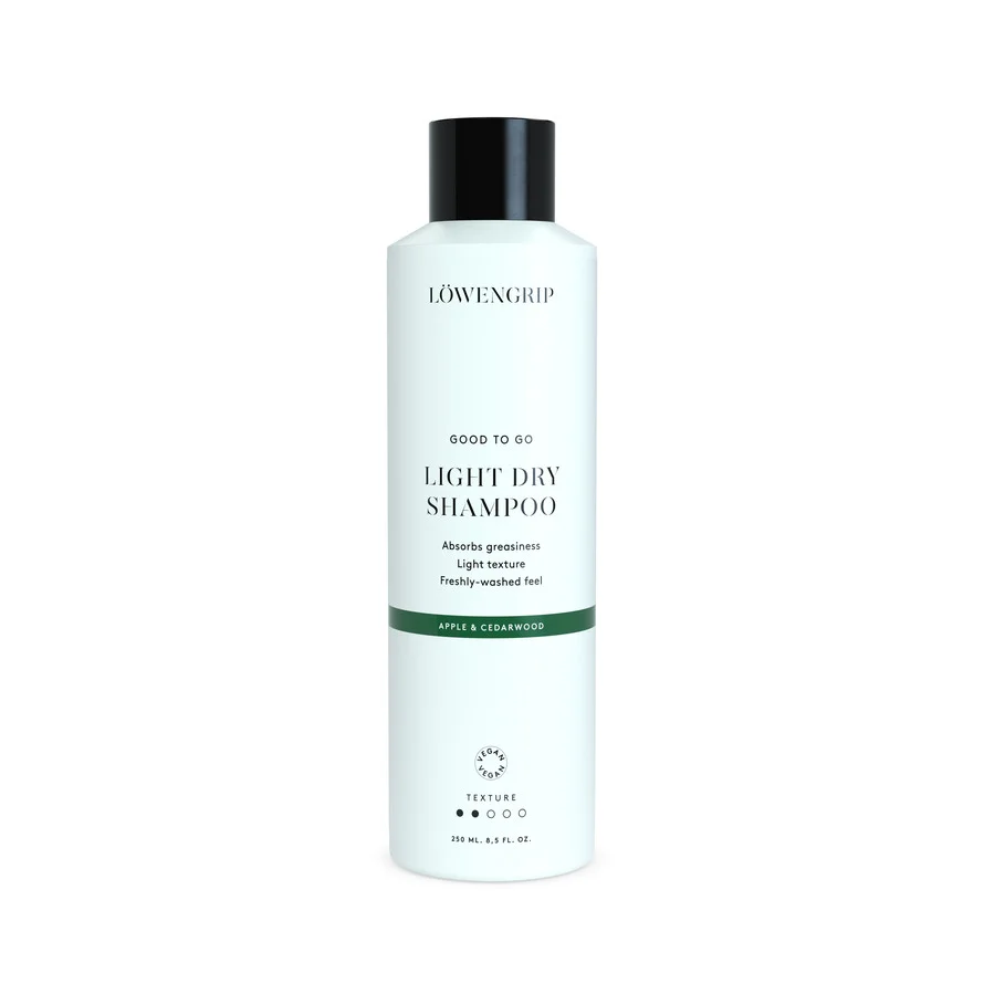 Good To Go Light Apple & Cedarwood Dry Shampoo 250 ml – Löwengrip v:2061470 Good To Go Light Apple & Cedarwood Dry Shampoo 250 ml – Löwengrip v:2061470